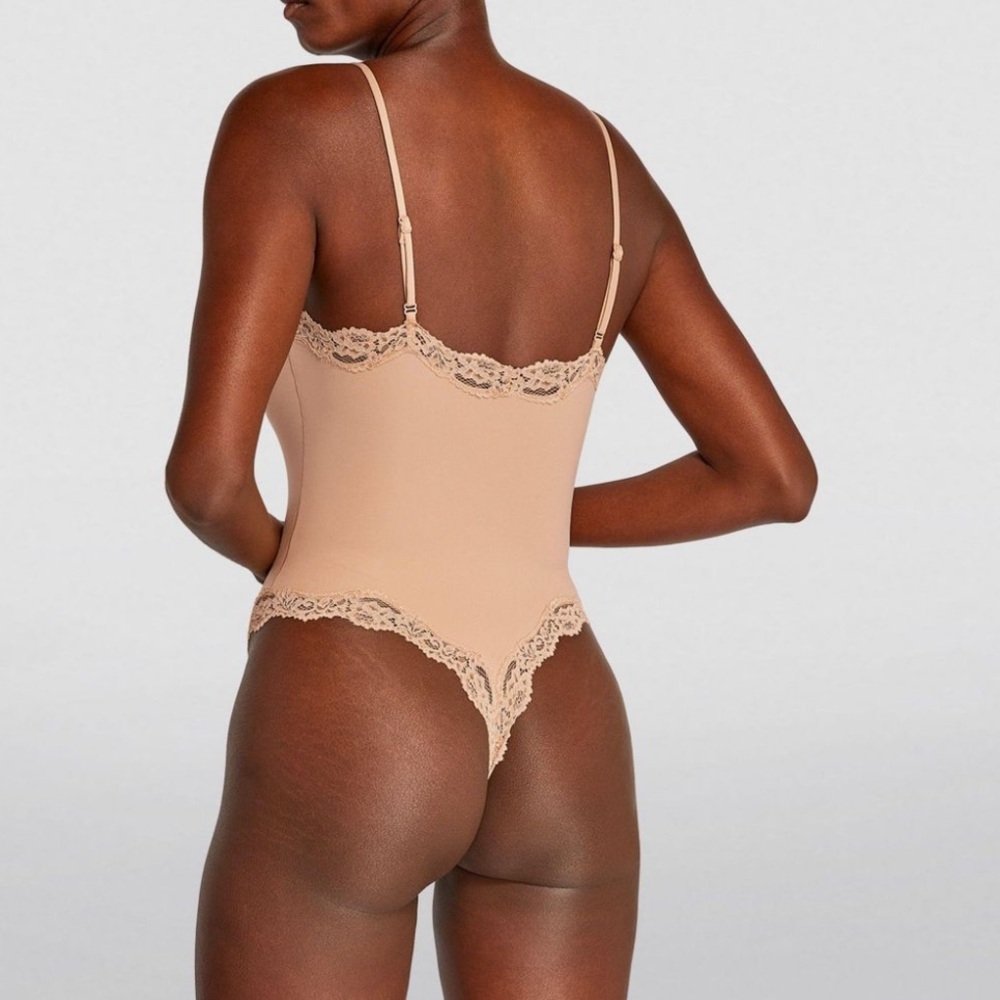 SKIMS sienna lace trim cami bodysuit and snap closure gusset thong NWOT soft